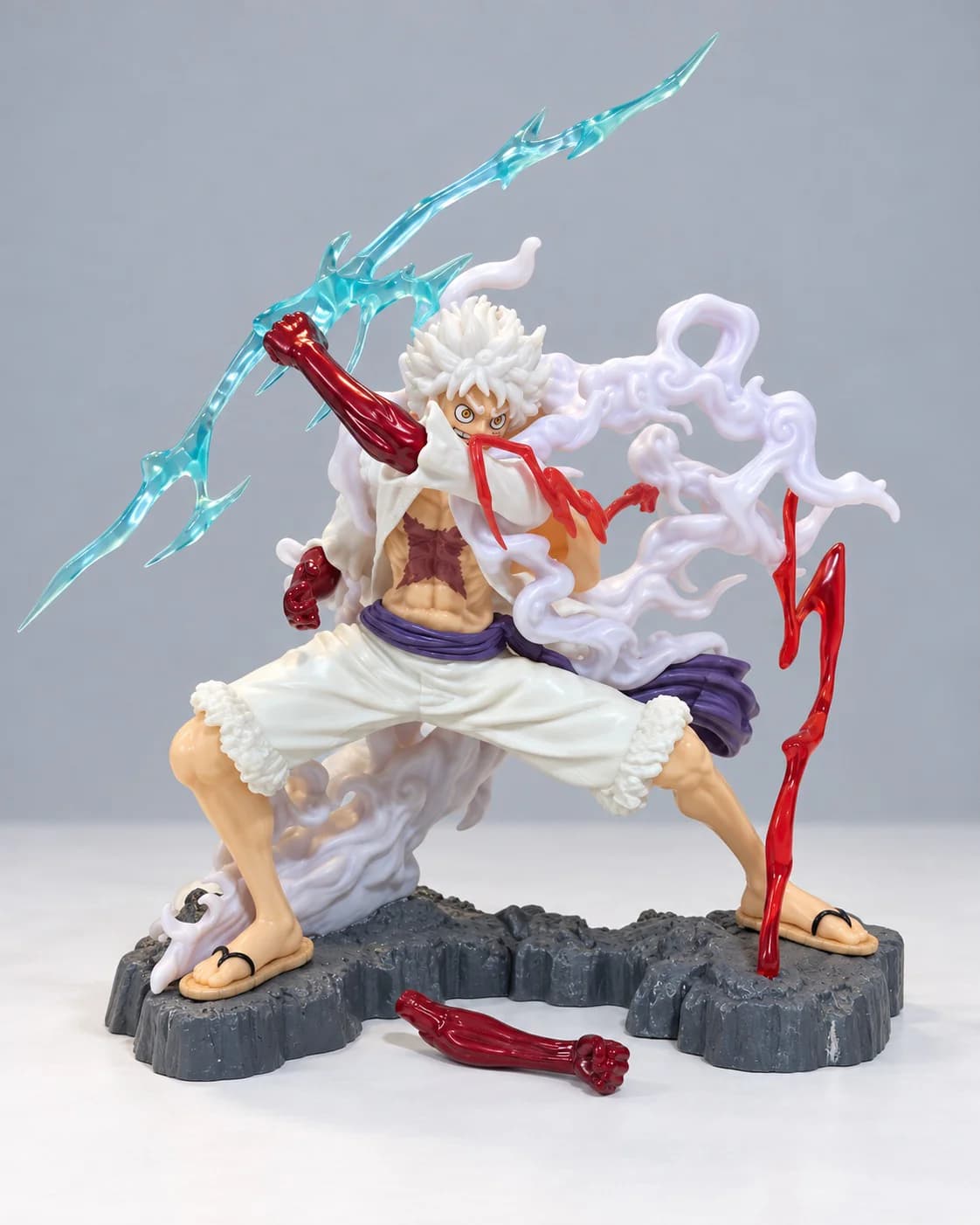 Action Figure Luffy Gear 5 - Base Rocha